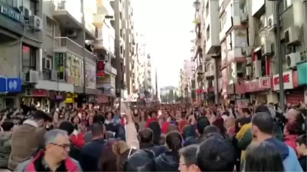 İzmir'deki kadına şiddet protestosunda provoke iddiasına 25 gözaltı