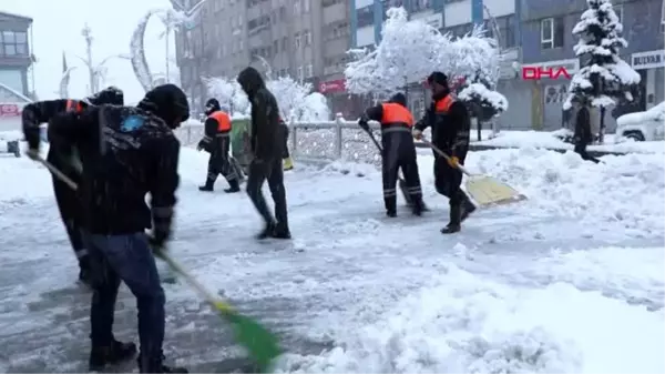 Van başkale ile bahçesaray ile hakkari merkez ve yüksekova'da okullara kar tatili