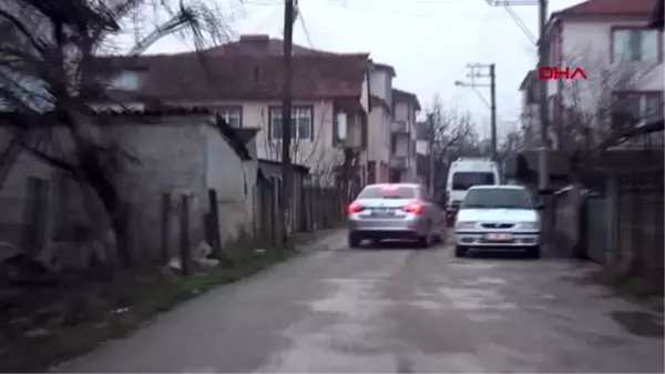 Düzce servis almayınca, makam aracıyla okula götürülüyor