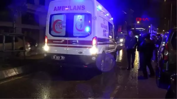 Arnavutköy'de yolun karşısına geçerken kamyonetin çarptığı kadın öldü