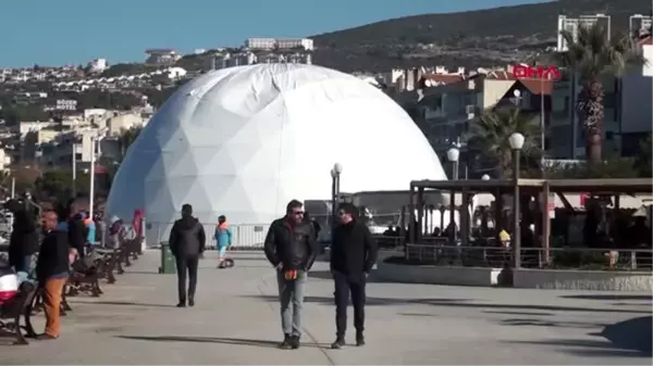 Aydın kuşadası'nda buz pateni pistine yoğun ilgi