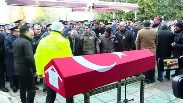 Barış Pınarı Harekatı Bölgesi'nde şehit olan Piyade Binbaşı Tombul son yolculuğuna uğurlandı