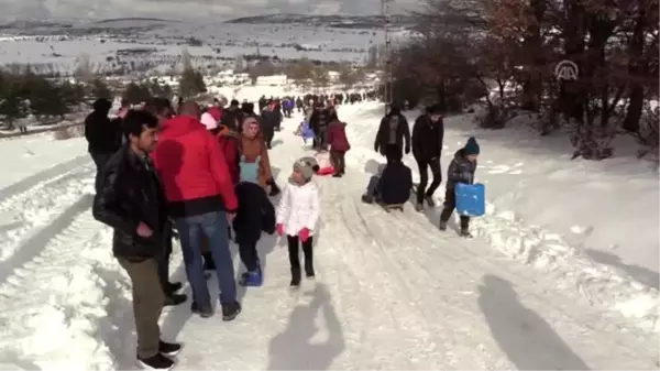 Kızak festivali renkli görüntülere sahne oldu