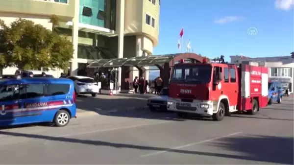 Manavgat'ta hastanede çıkan yangın büyümeden söndürüldü