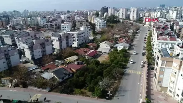 Antalya 'eğri evler'de yıkılma korkusuyla yaşam