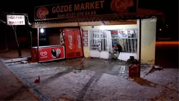 Kulu'da markete giren otomobilin sürücüsü kaçtı