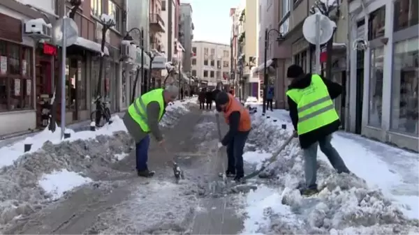 Karadeniz'de kar yaşamı olumsuz etkiliyor