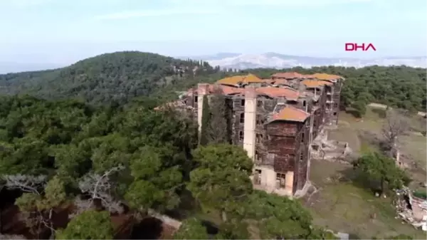 Büyükada rum yetimhanesi çökmek üzere