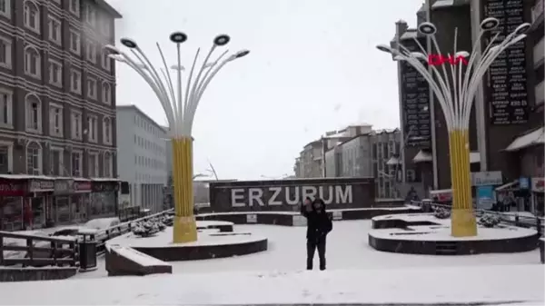 Erzurum'da kar yağışı etkili oldu