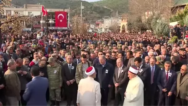 Şehit Piyade Uzman Onbaşı Halil İbrahim Akkaya, son yolculuğuna uğurlandı (2)