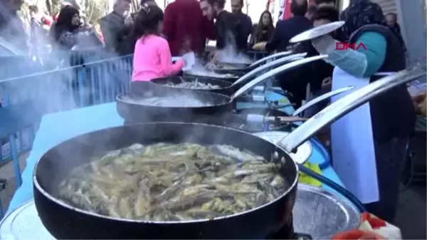 Bursa'da hamsi festivali yoğunluğu