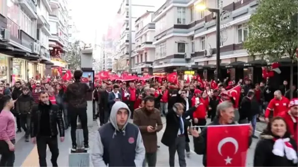 İdlib şehitleri için saygı yürüyüşü