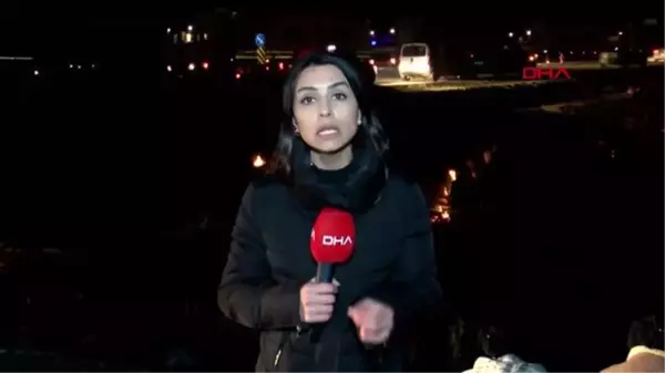 Edirne göçmenlerin ipsala'daki bekleyişi gece de devam etti