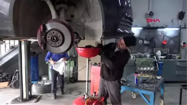 Düzce motor ustası araç parçalarından heykel yaptı