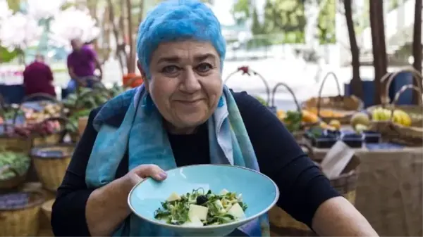 İtalya'da yaşayan Türk oyuncu Serra Yılmaz, koronavirüs sebebiyle yaşadığı korkuyu anlattı