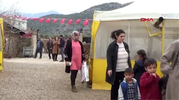 GAZİANTEP Şehit eşlerine bayrak hediyesi