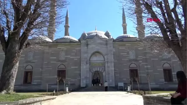 EDİRNE Camilerde, 'tokalaşmaya ara verin' hutbesi