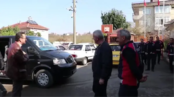 Belediye Başkanı itfaiye aracıyla caddeleri yıkadı - DÜZCE