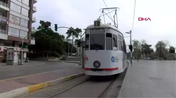 Antalya'da sokaklar boş kaldı