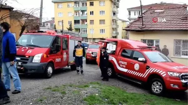 Malatya'da 2 katlı metruk bir ev çöktü