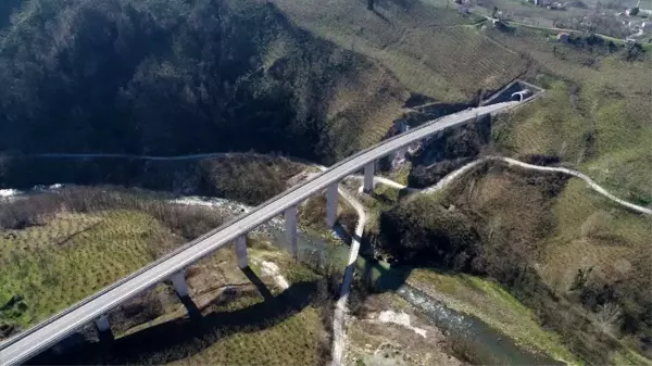 Asrın projesi Karadeniz-Akdeniz otoyolunun yıl sonunda tamamlanması hedefleniyor