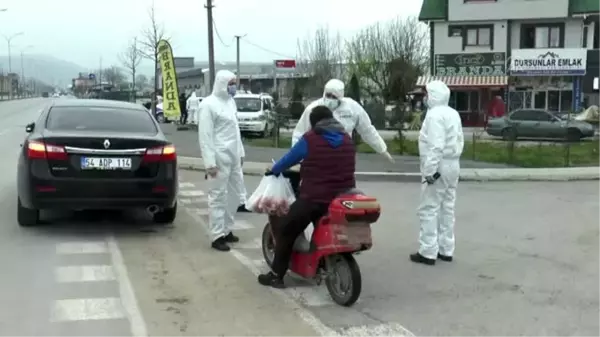 Bir mahalledeki sokak koronavirüs tedbirleri kapsamında karantinaya alındı