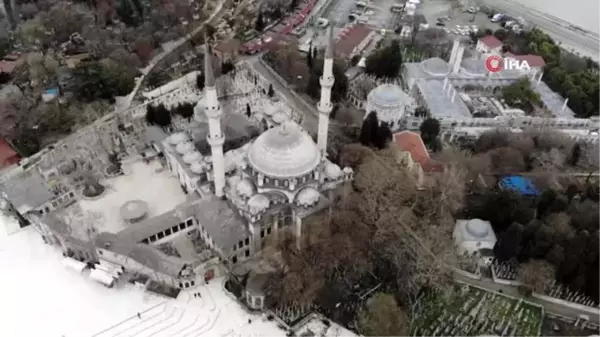 Eyüp Sultan Camii'nin avlusu kuşlara kaldı