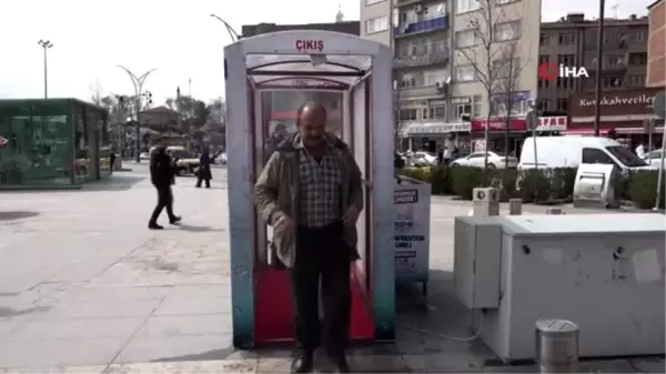 Kırşehir'de, belediye şehirde 3 noktaya dezenfekte istasyonu kurdu