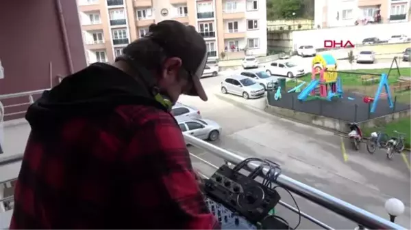 DJ evde kalan komşularını eğlendirdi