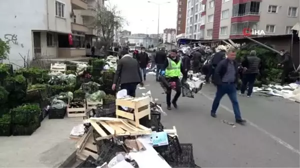 Sebze yüklü tır devrildi, tonlarca sebze yola savruldu: 1 yaralı