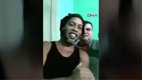 Ronaldinho'dan haber var Hapishaneden ailesine videolu mesaj