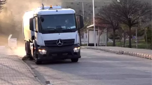 Belediye Başkanı Tekin, temizlik aracıyla yol temizledi - KIRIKKALE