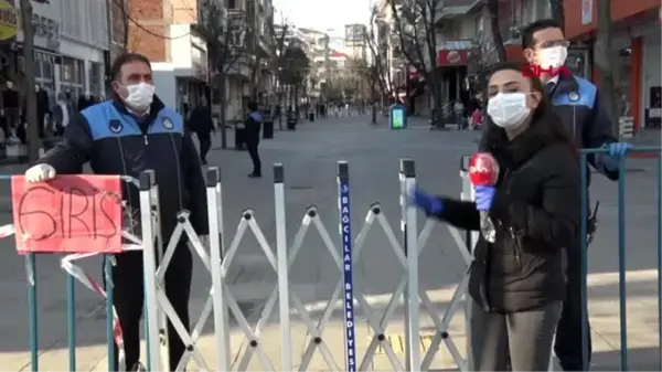 Bağcılar'ın en işlek caddeleri yayalara kapatıldı