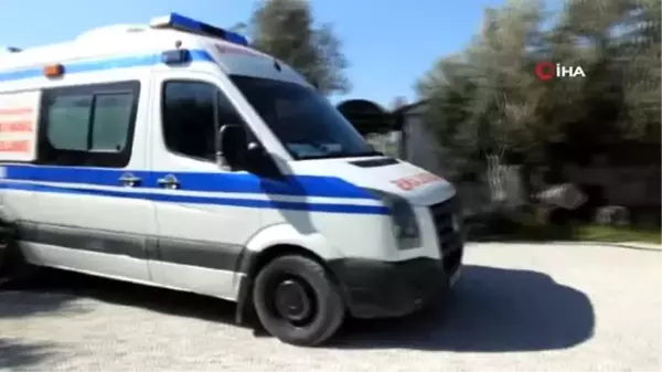 Burhaniye'de belediye ambulanslar için dezenfekte alanı oluşturdu