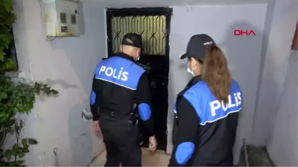 Polis, küçük kızın cips ve çikolata isteğini geri çevirmedi