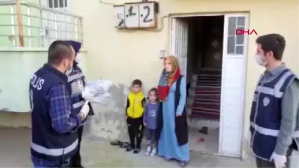 Küçük Yusuf ve Tuana'ın oyuncak isteğini polis yerine getirdi