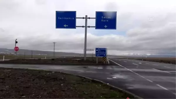 Karakurt HES Barajı su tutmaya başlayınca Sarıkamış-Horasan çevre yolu trafiğe kapandı