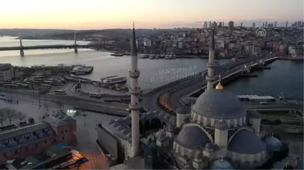 (DRONE) Camilere mahya asıldı