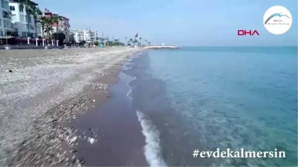 Mersinli öğretmenlerden kliple 'evde kal' çağrısı