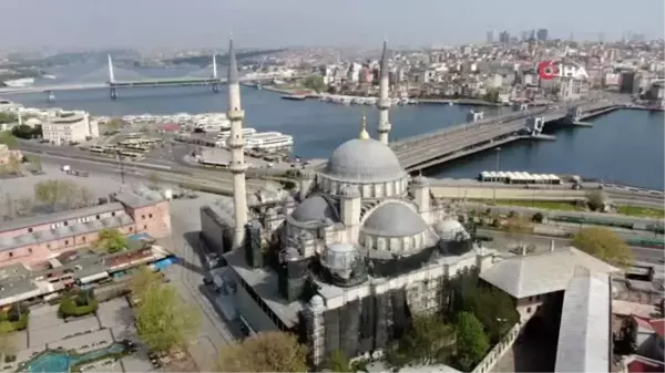 Eminönü ve Beyazıt Meydanı boş kaldı