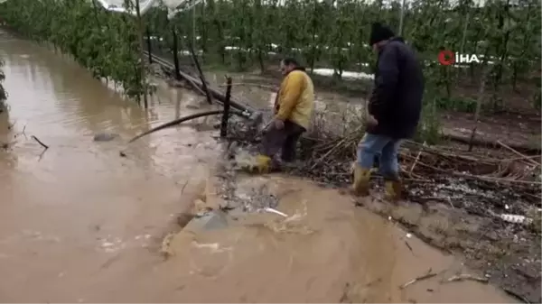 Mersin'de 1 saat yağan dolu afete dönüştü