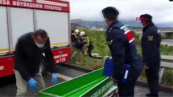 Bursa'da TIR devrildi, sürücü öldü