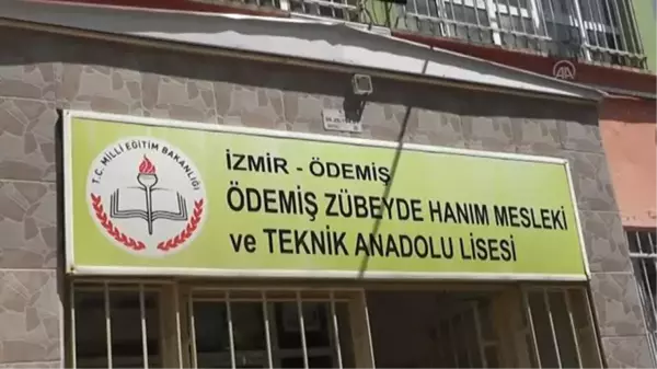 Ödemiş'teki gönüllü usta öğreticiler, günde 2 bine yakın maske üretiyor - İZMİR