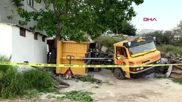 Kum boşaltırken yan yatan damperin altında kalan küçük Saydan, öldü