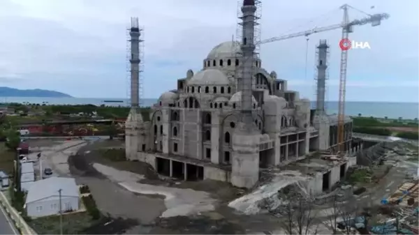 Doğu Karadeniz'in en büyük cami ve külliyesinin yapımı sürüyor