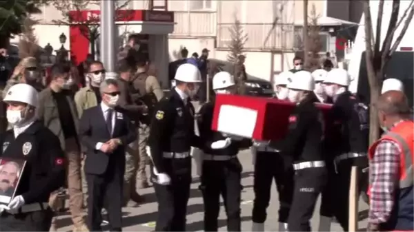 Van'da şehit düşen belediye personeli Yıldırım Demir için Özalp Merkez Büyük Camii'nde tören...