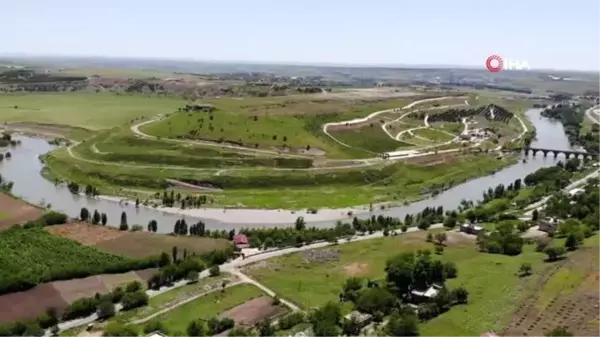 Diyarbakır'da korona virüsü fırsat bilen fotoğrafçılar tarihi mekanlarda deklanşöre bastı