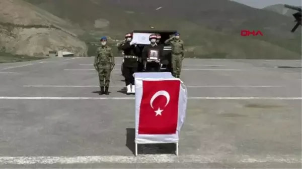 HAKKARİ Şehit asker, Hakkari'de düzenlenen törenle memleketine uğurlandı