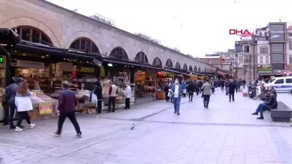 İSTANBUL 'EMİNÖNÜ'NDE BAYRAM ALIŞVERİŞİ YOĞUNLUĞU