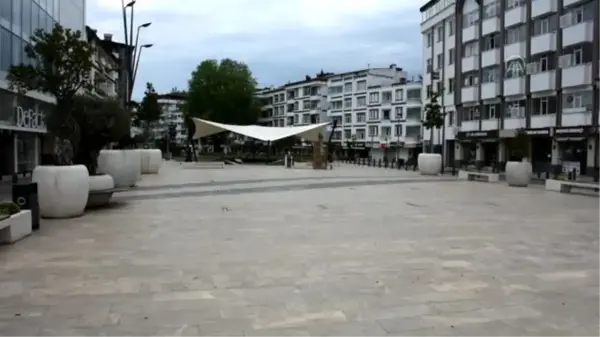 Orta ve Doğu Karadeniz'de sokağa çıkma kısıtlamasının ikinci gününde sokaklar sessiz